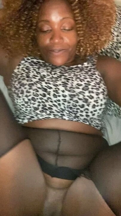 Stepdaughter fucking daddy in pantyhose